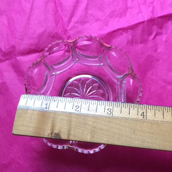 Vintage pressed glass desert bowls gold trim - Picture 4 of 10